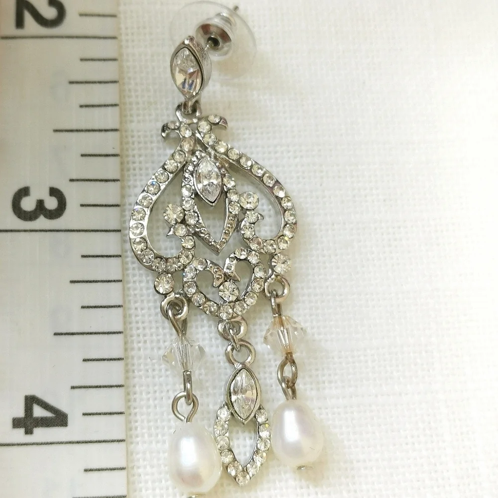 Crystal white freshwater pearl chandelier earrings 🆕 - Picture 4 of 6